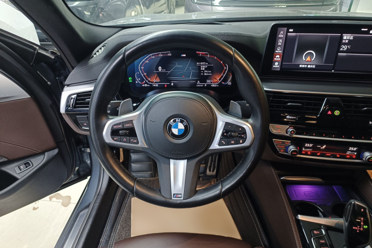 宝马5系(进口) 2022款 改款 540i 风尚版 M运动套装中控内饰13