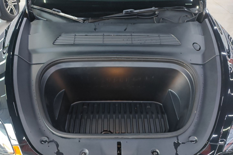 特斯拉 Model Y 2022款 后轮驱动版局部细节24