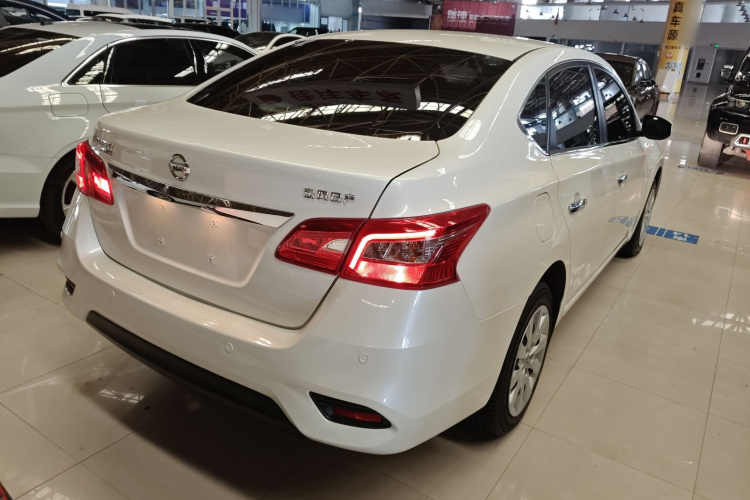 日产 轩逸 2021款 经典 1.6XE CVT专享版车身外观7