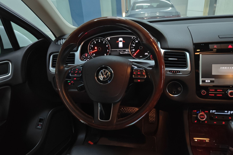 大众 途锐 2015款 3.0TSI 高配型局部细节13