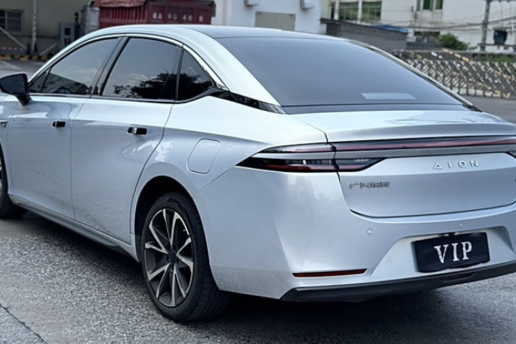 埃安 AION S Plus 2022款 80 科技版车身外观6003