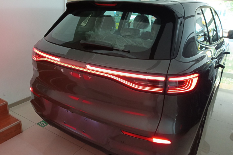 吉利银河 银河E5 2026款 610km 远航版车身外观6