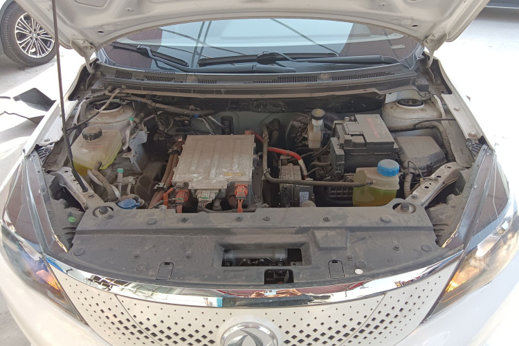 东风风神E70 2023款 500 智行版 磷酸铁锂 48.6kWh 120kW局部细节24