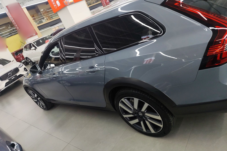 沃尔沃V90 2022款 Cross Country B5 AWD 智尊版车身外观6003