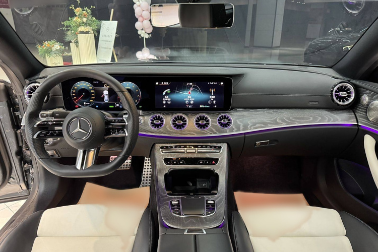 奔驰E级(进口) 2021款 E 260 轿跑车中控内饰7001