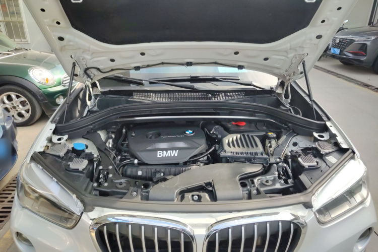 宝马X1 2018款 xDrive20Li 尊享型机舱底盘24