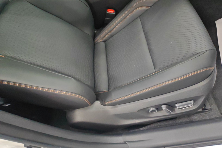 丰田 亚洲龙 2024款 双擎 2.5L XLE尊贵版中控内饰7005