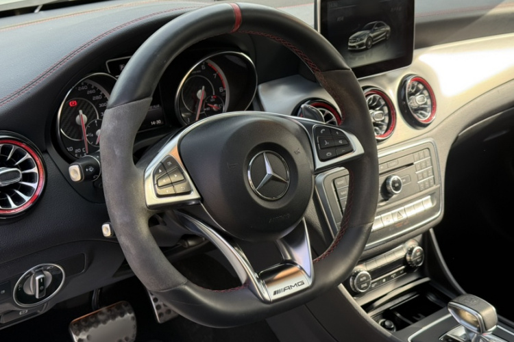 奔驰CLA AMG 2015款 AMG CLA 45 4MATIC中控内饰7009