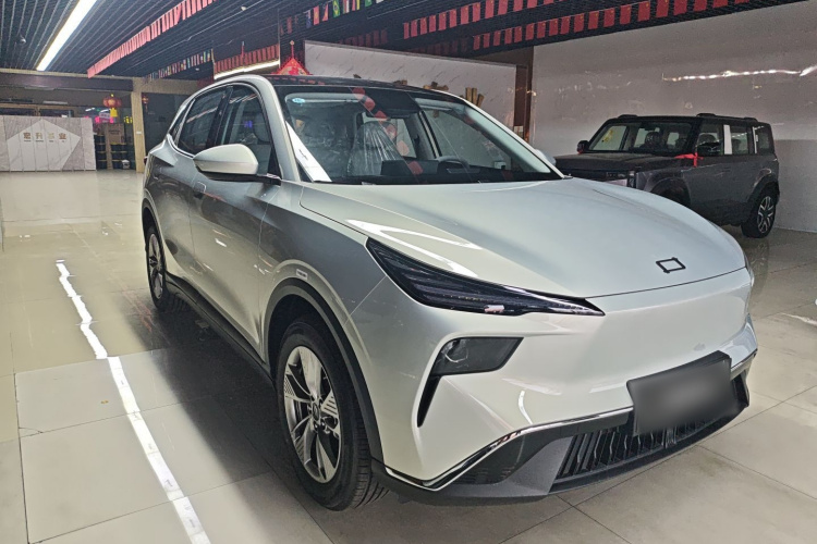 奔腾 悦意03 2025款 565km 乐享版车身外观3