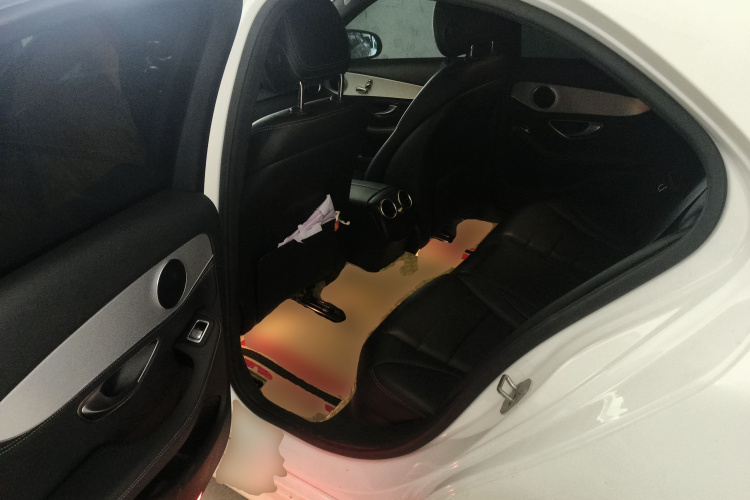 奔驰C级 2016款 C 200 运动版中控内饰21