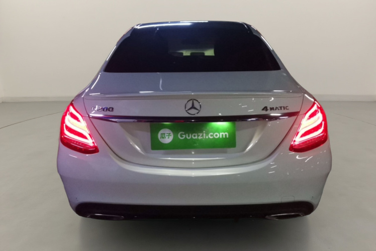 奔驰C级 2017款 改款 C 200 运动版车身外观6