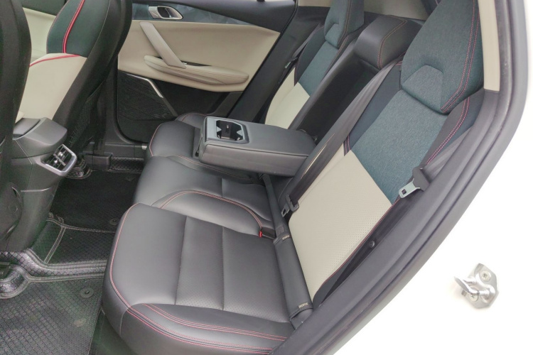 领克06 2020款 1.5T 耀Halo中控内饰7003