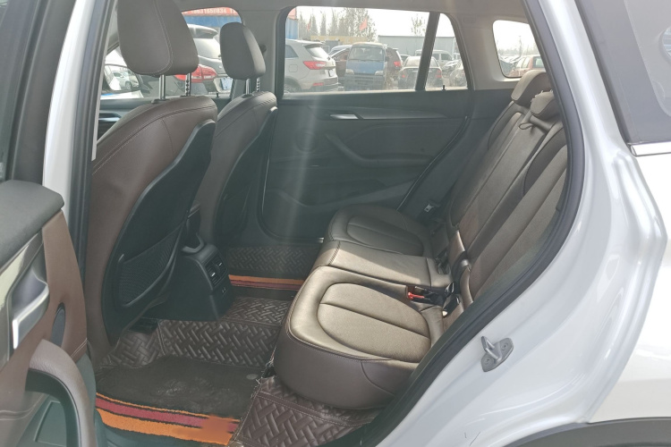 宝马X1 2019款 sDrive18Li 尊享型中控内饰7004