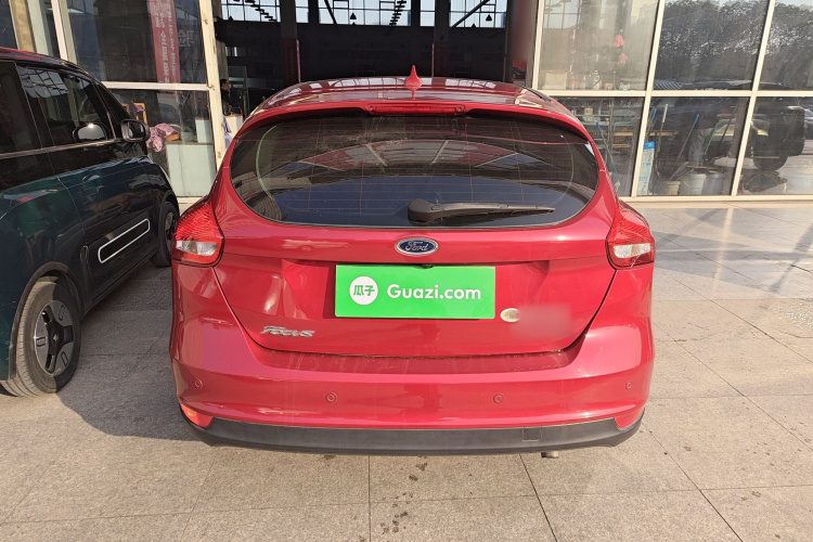 福特 福克斯 2017款 两厢 1.6L 自动风尚型智行版车身外观6