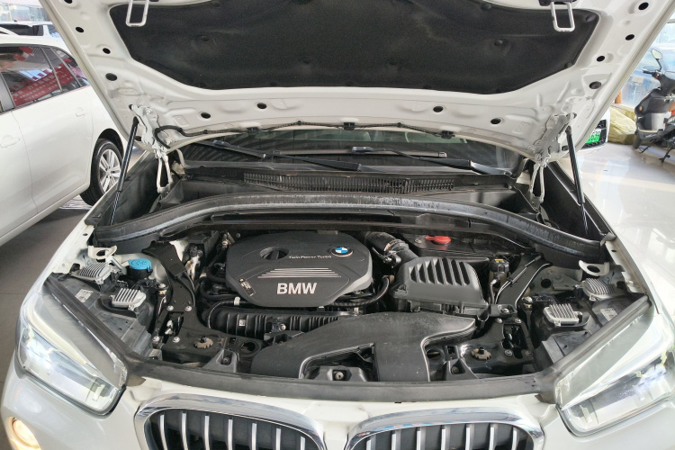 宝马X1 2019款 sDrive20Li 领先型机舱底盘24