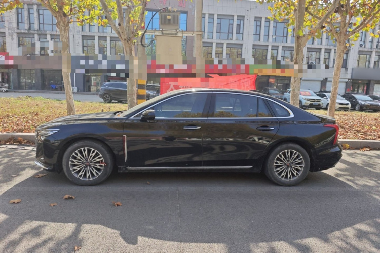 红旗H5 2023款 2.0T 自动智联旗享版车身外观4