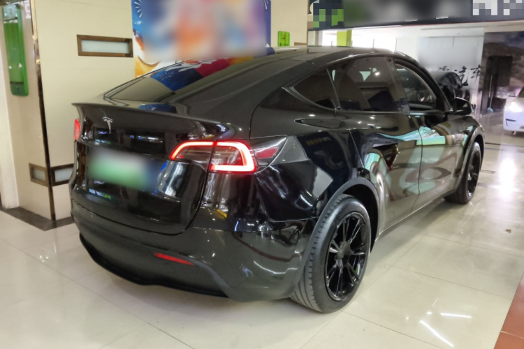 特斯拉 Model Y 2023款 后轮驱动版车身外观6005