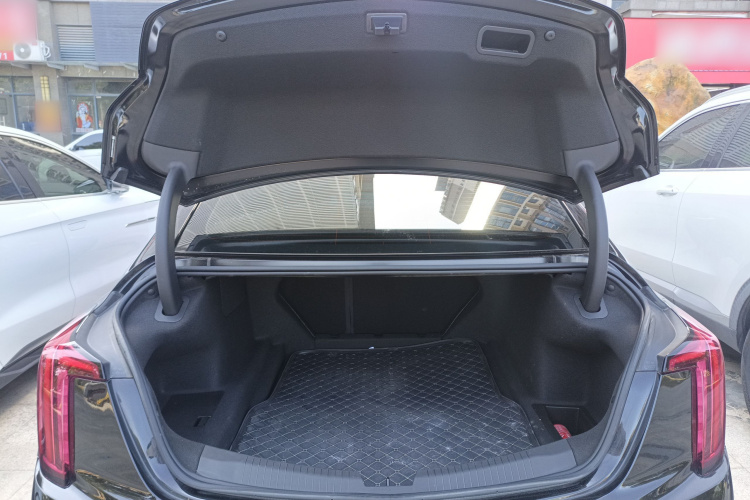 凯迪拉克CT5 2025款 28T 城市运动版机舱底盘23