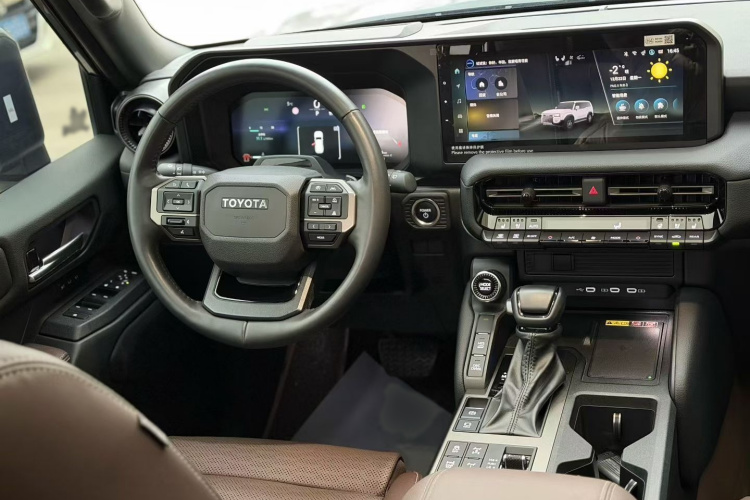 丰田 普拉多 2024款 2.4T 悍野WX版 6座中控内饰7002
