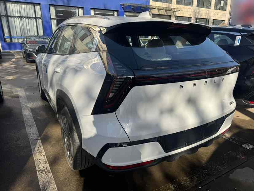 吉利汽车 博越L 2025款 第四代 1.5TD DCT 山河(4)