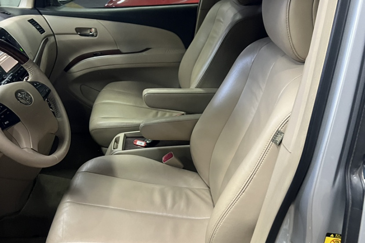 丰田 普瑞维亚 2012款 2.4L 7人座豪华版中控内饰7004