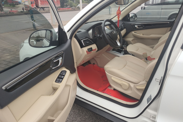 众泰 大迈X5 2017款 升级版 1.5T CVT地主型中控内饰20