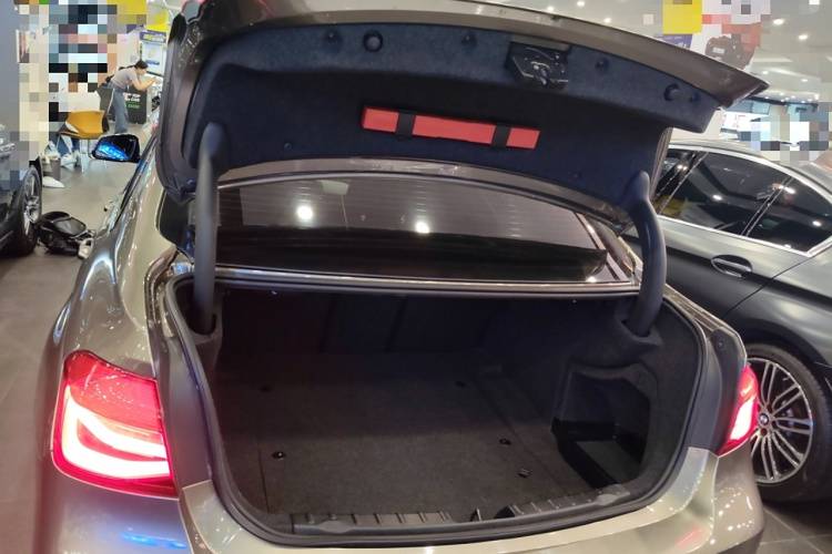 宝马3系 2018款 320i M运动套装局部细节23