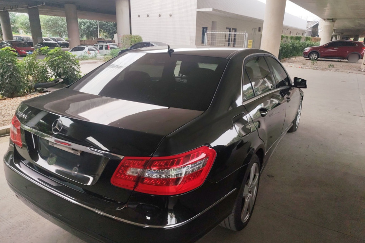 奔驰E级 2013款 E 300 L 优雅型车身外观7