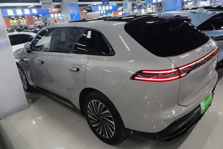 星途 星纪元 ET 2024款 增程 240 Ultra四驱车身外观4