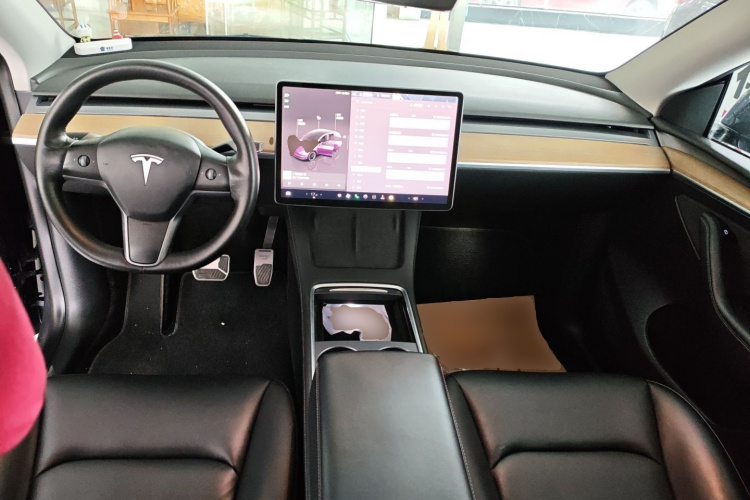 特斯拉 Model Y 2022款 长续航全轮驱动版中控内饰12