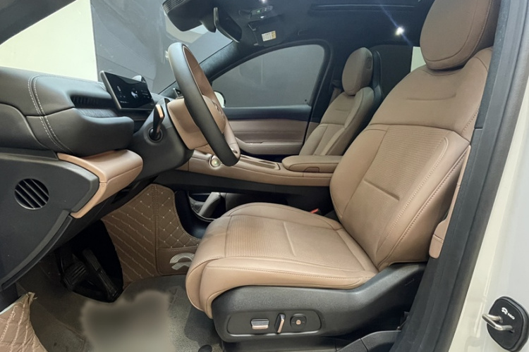 蔚来ES6 2024款 75kWh中控内饰7002