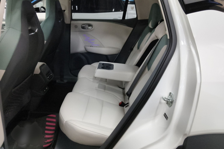 领克06 EM-P 2023款 EM-P 126长续航Halo中控内饰7004