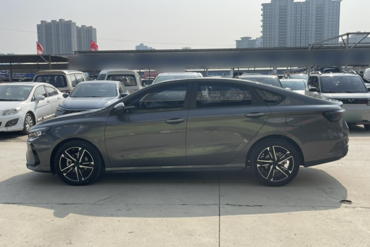 吉利汽车 2024款 缤瑞COOL 1.5T DCT龙腾版车身外观6007