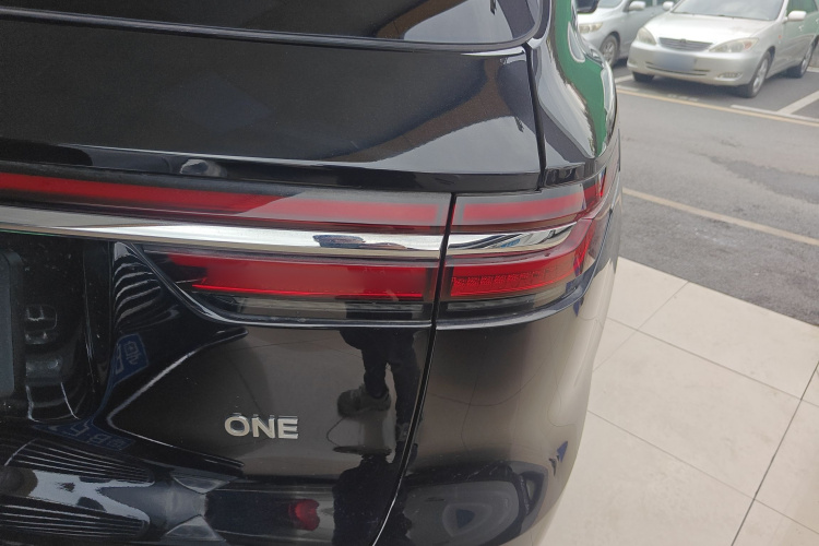 理想汽车 理想ONE 2021款 增程6座版车身外观9