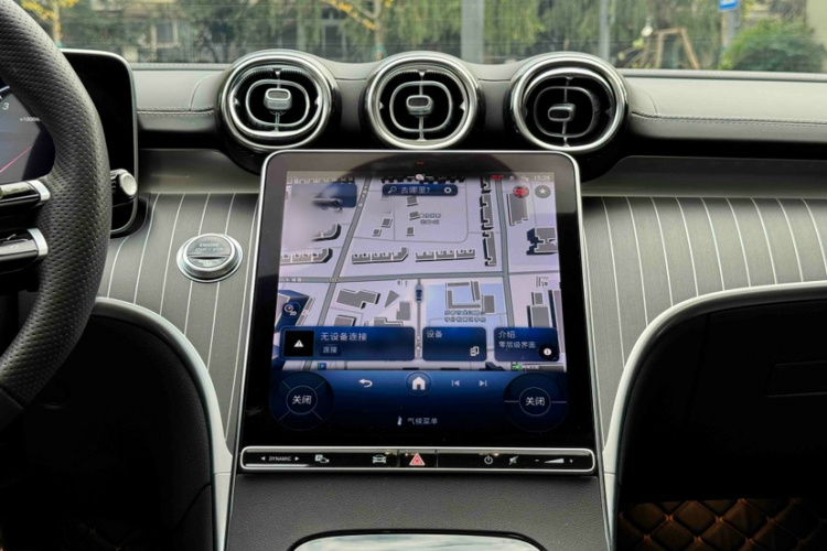 奔驰C级 2023款 改款 C 200 L 运动版中控内饰7006