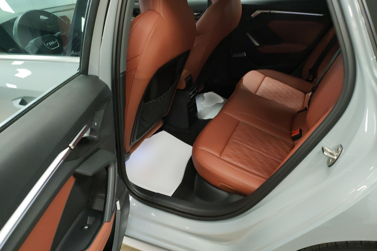 奥迪A3 2025款 Sportback 35TFSI 飞驰尊享型中控内饰7004