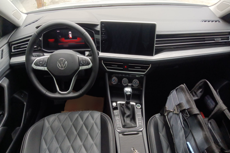 大众 速腾 2023款 300TSI DSG超越版中控内饰12