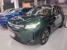 蓝电E5 PLUS 2025款 120km 标准旅行定制版 7座