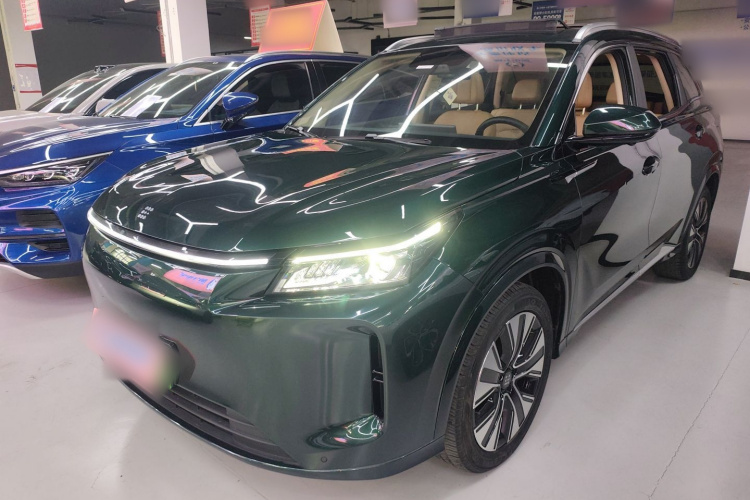 蓝电E5 PLUS 2025款 120km 标准旅行定制版 7座车身外观1