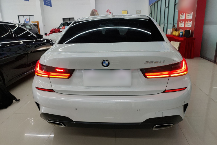 宝马3系 2021款 改款二 325Li M运动套装车身外观6