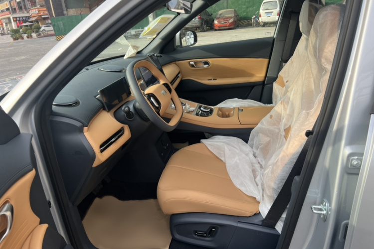 吉利银河 银河星舰7 EM-i 2025款 55km 启航版中控内饰7002