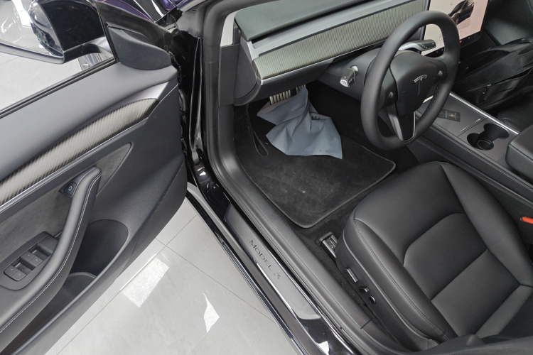 特斯拉 Model 3 2021款 改款二 Performance高性能全轮驱动版中控内饰20