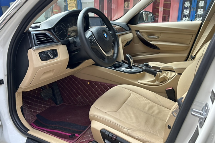 宝马3系 2013款 328Li 时尚型中控内饰7005