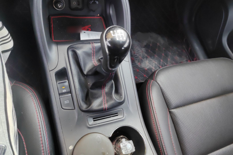 长安CS75 2014款 2.0L 手动豪华型 国V局部细节18