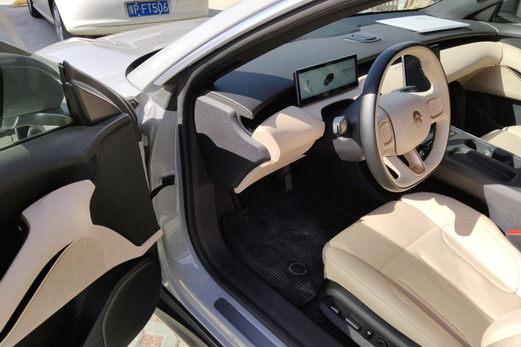 蔚来ET5 2024款 75kWh中控内饰7003