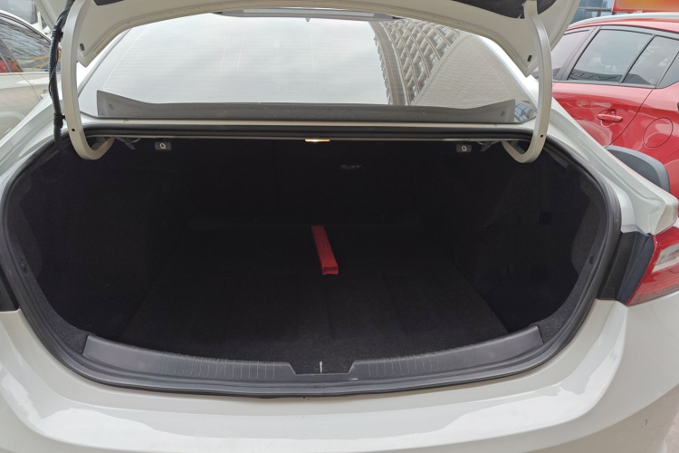 雪佛兰 迈锐宝XL 2019款 535T CVT锐行版机舱底盘23