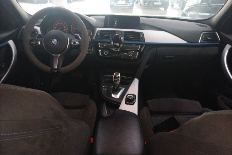 宝马3系 2018款 320i M运动套装中控内饰12