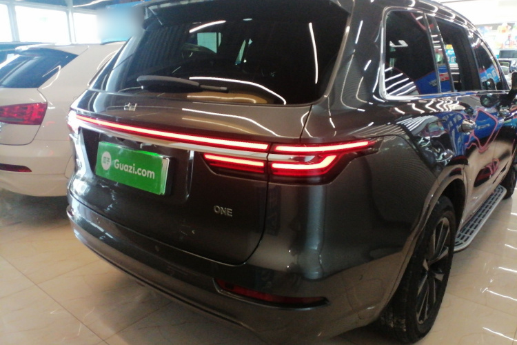 理想汽车 理想ONE 2020款 增程6座版车身外观6