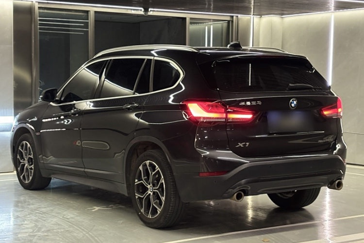 宝马X1 2021款 sDrive25Li 领先型车身外观6004