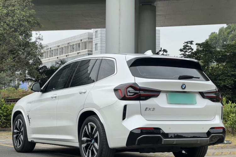 宝马iX3 2022款 改款 领先型车身外观6004